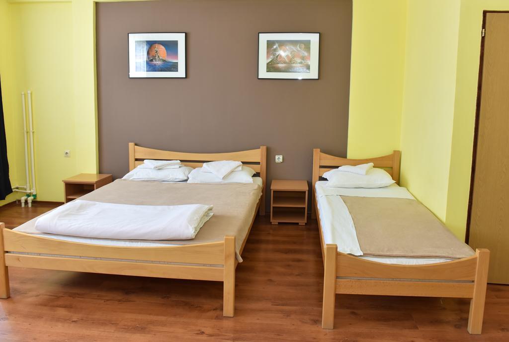 Hostel Milkaza Novi Sad Exterior photo