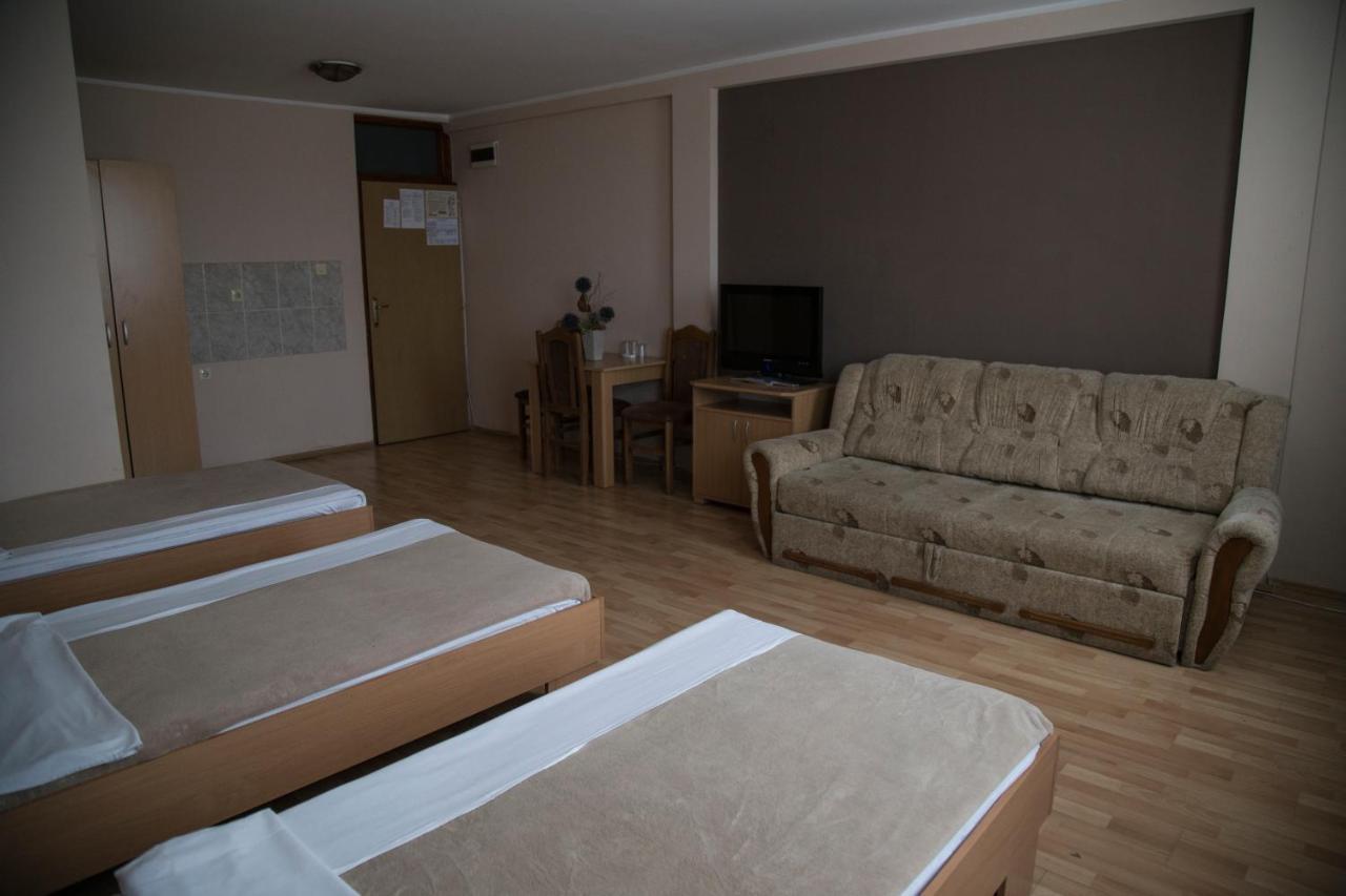 Hostel Milkaza Novi Sad Exterior photo