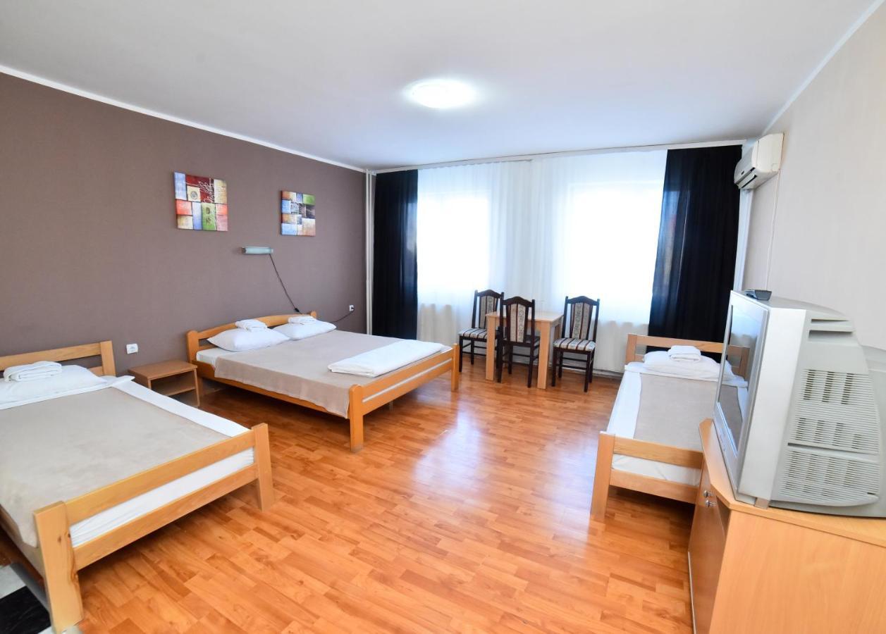 Hostel Milkaza Novi Sad Exterior photo